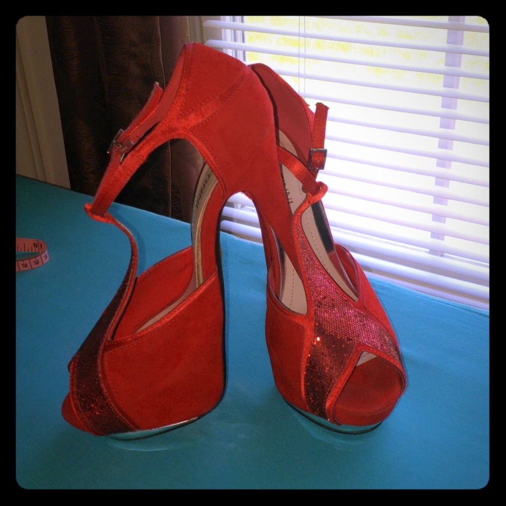 Red Velvet sequin peep toes